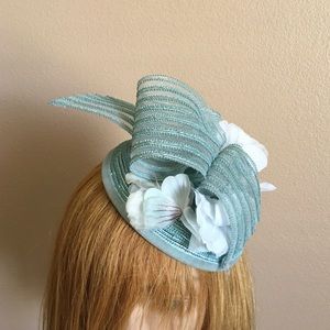 A Derby fascinator